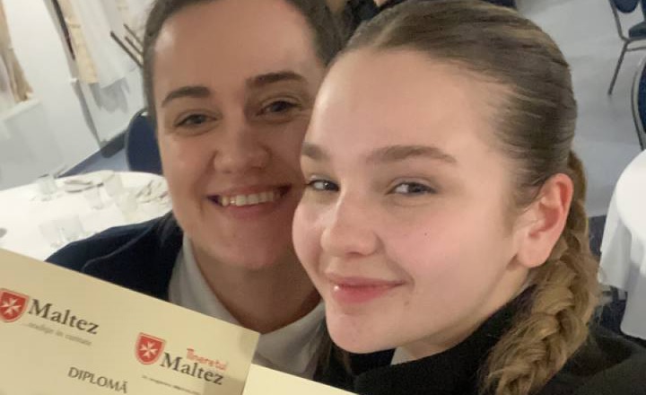 Voluntarii viitorului în județ: Două malteze maramureșene au obținut, după cursurile urmate, titulatura specială de conducător de grupă la tineret!