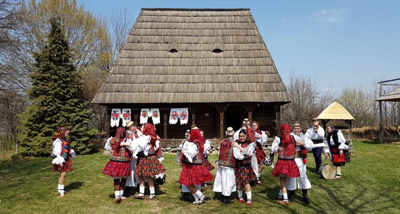 În Municipiul Sighetu Marmației: Vor cânta artiști de marcă, pentru vizitatori, de marea sărbătoare! Tradițiile, promovate la „Paști în Maramureș”!