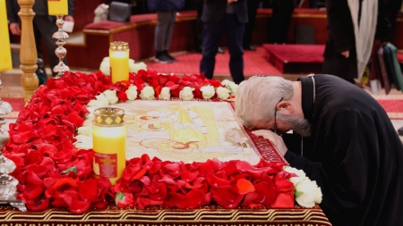 PS Iustin, în Vinerea Mare, la Catedrală!