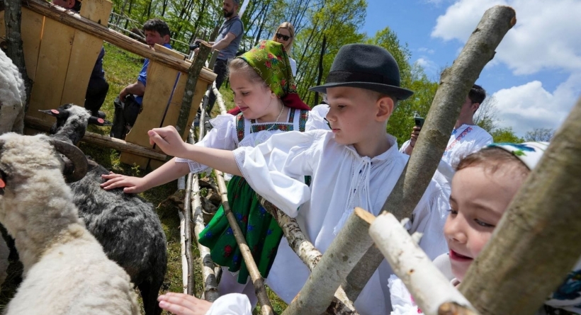 Sărbătoare a întregii comunități: În Strâmtura a avut loc „Ruptul Sterpelor”