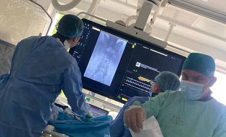 Trei intervenții complexe de endoprotezare aortică – EVAR efectuate cu succes la Spitalul Județean Baia Mare