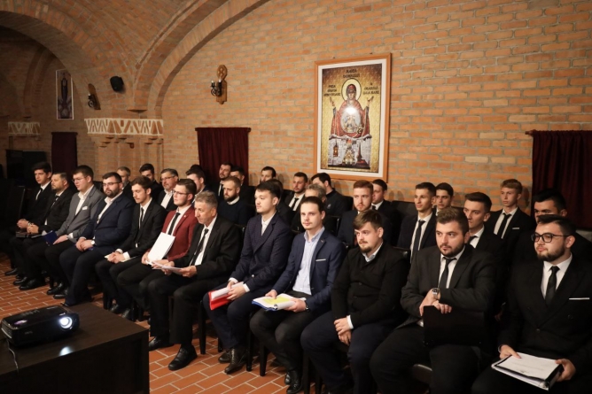 Studenții teologi din cadrul CUNBM au participat la sesiunea de referate și comunicări științifice „Pastorație și misiune în preocupările actuale ale Bisericii”