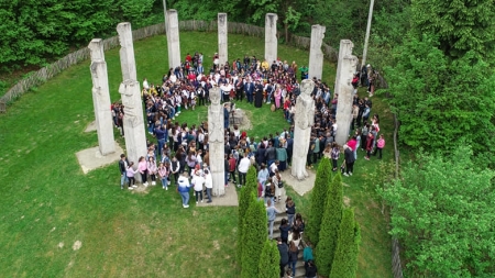 500 de elevi din Maramureșul istoric s-au alăturat proiectului „Maramureș, țara voievozilor, eroilor și sfinților”