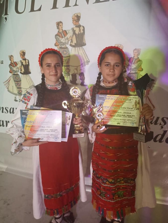Lăpușencele Victoria Petrenciuc și Gabriela Ungur s-au clasat pe locuri fruntașe la două competiții muzicale din Sălaj
