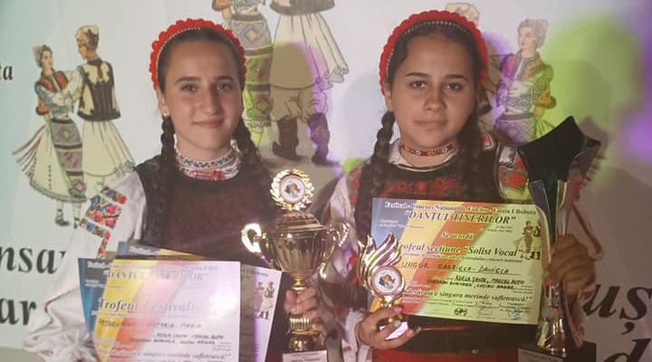 Lăpușencele Victoria Petrenciuc și Gabriela Ungur s-au clasat pe locuri fruntașe la două competiții muzicale din Sălaj