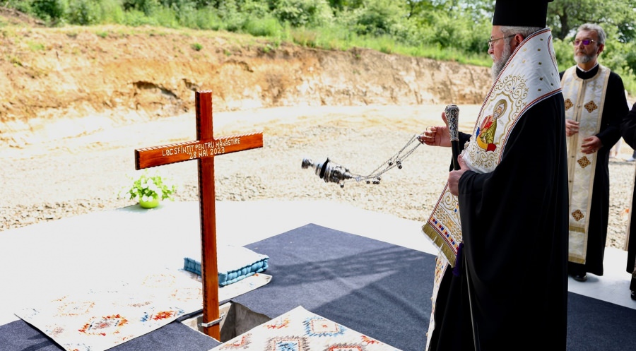 S-a pus piatra de temelie pentru noul Schit cu hramul „Buna Vestire” din localitatea Șomcuta