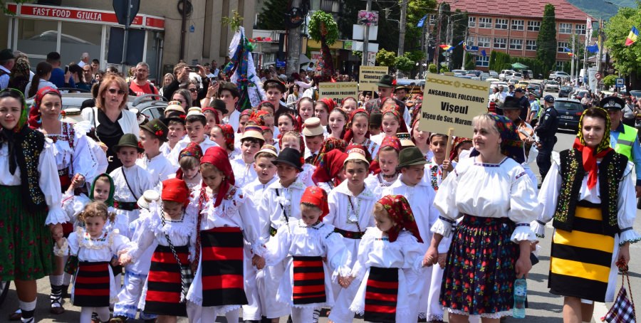 În Vișeu de Sus s-a desfășurat Festivalul Național de Literatură și Folclor „Armonii de primăvară”