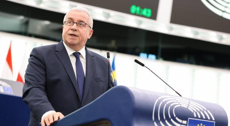 Europarlamentarul Daniel Buda, vicepreședintele Comisiei de Agricultură din Parlamentul European, solicită Comisiei Europene ajutoare financiare pentru fermieri, împovărați de sarcini birocratice! 