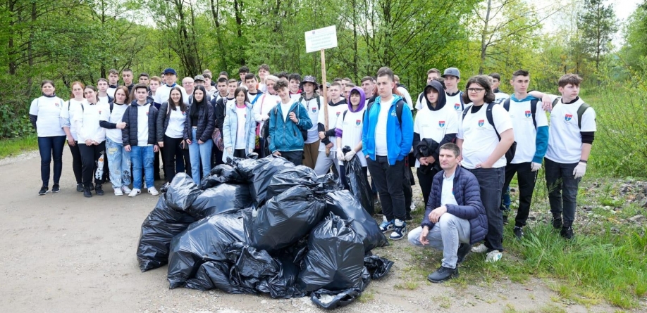 A debutat campania „Curățăm Maramureșul”; Acțiunile de ecologizare vor continua pe parcursul întregii săptămâni