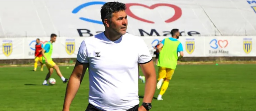 Fotbal Liga 3 România: Minaur Baia Mare are antrenor nou în sezonul sportiv viitor, în persoana celui demis de conducere, la mijloc de octombrie!