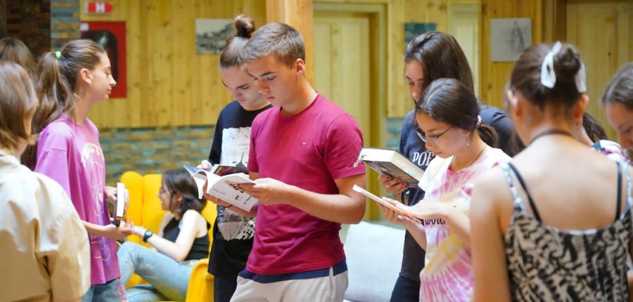 Punte educațională între tineri, realizată în Maramureș
