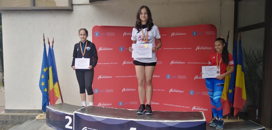 Reușită fantastică a maramureșencei: Timeea Tivadar, campioană a României la concursul de atletism copii, la proba aruncarea suliței, din Capitală!
