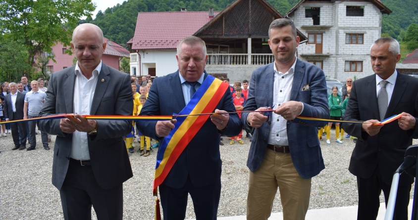 În Bista a fost inaugurată noua sală de sport, o investiție importantă pentru sănătatea și educația copiilor și tinerilor