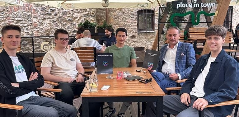 Performanță: Premiul I obținut de o echipă de la „Șincai” la un concurs național de programare de aplicații mobile