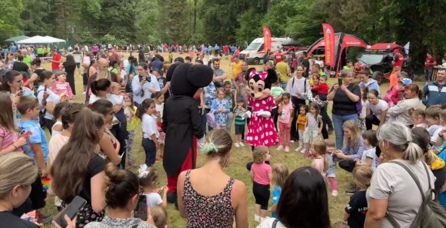 Ziua Copilului a fost sărbătorită cu mare fast în Suciu de Sus; Peste 1.200 de persoane au luat parte la eveniment