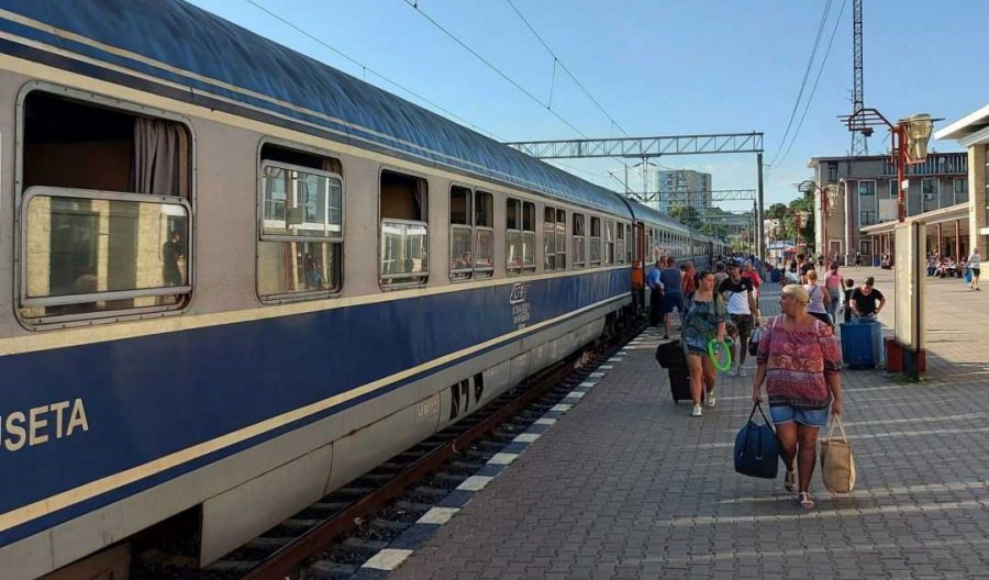Trenurile Soarelui vor asigura legături directe din toată ţara cu staţiunile de pe litoral, din 16 iunie