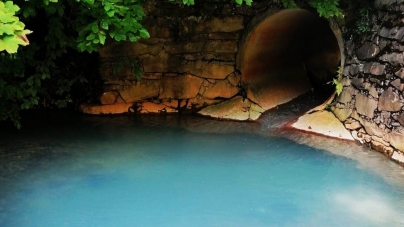 „Laguna albastră” de la Poiana Botizii și fascinația culorii