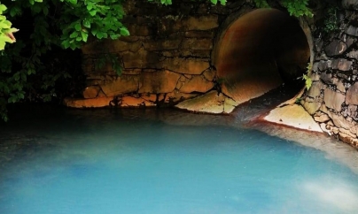 „Laguna albastră” de la Poiana Botizii și fascinația culorii