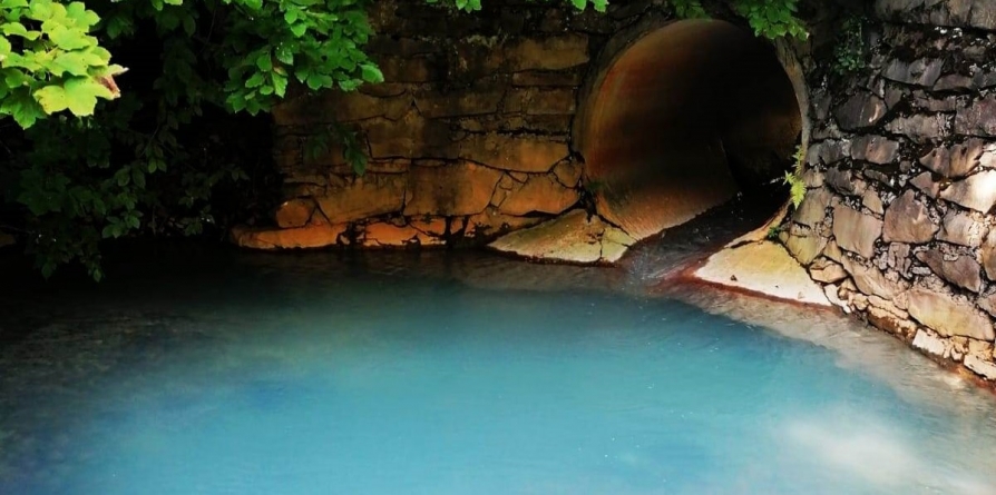 „Laguna albastră” de la Poiana Botizii și fascinația culorii