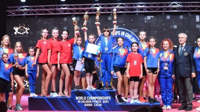 Campionatul Mondial Fitness Cadeți: Medalii pentru sportivii din Maramureș, în Serbia, cu echipa României; Iată lista premiilor și a câștigătorilor