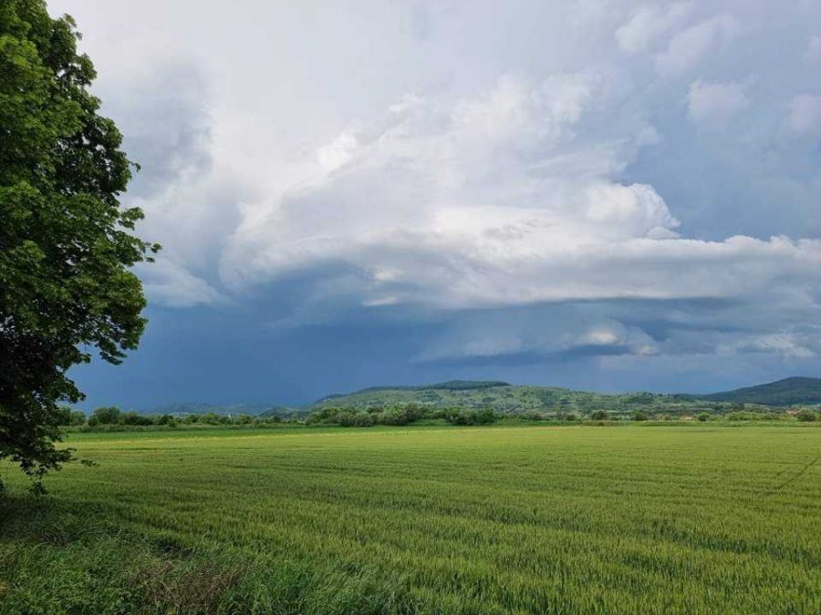 Instabilitate atmosferică, vijelii puternice, așteptate în Maramureș
