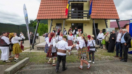 Inaugurarea Centrului de Informare din Leordina: Artiști de folclor au susținut un concert special, în cadrul festivității; Scopul acestui obiectiv