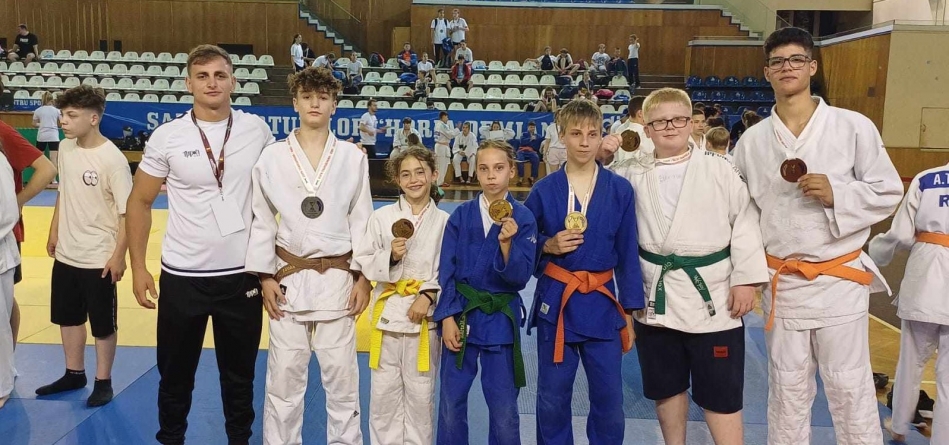 Copii talentați la Judo: 16 tineri sportivi din Maramureș au obținut noi reușite superbe la două competiții; Iată lista câștigătorilor și medaliile