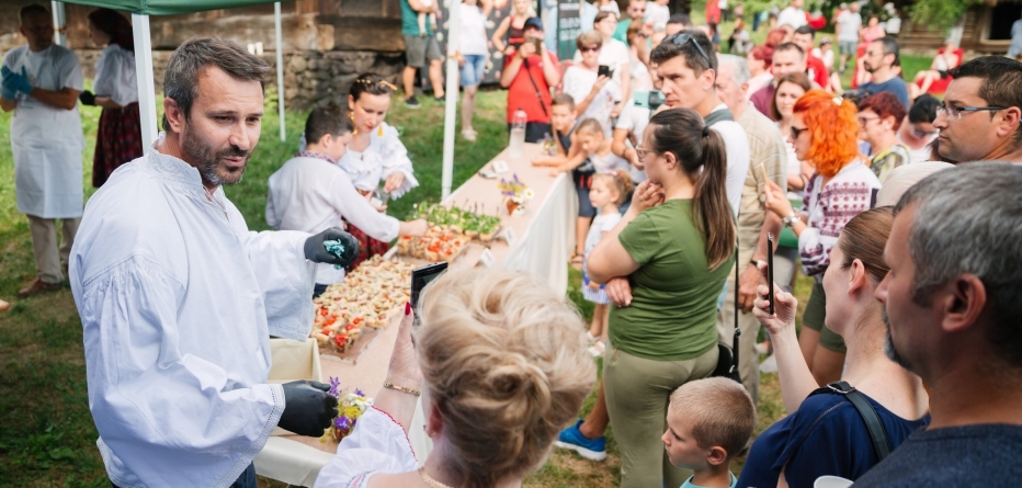 MândrIE maramureșeană, ediția 2023: Nicolai Tand, artist al bucătăriei, va veni la festivalul băimărean; Care este povestea lui de viață și carieră