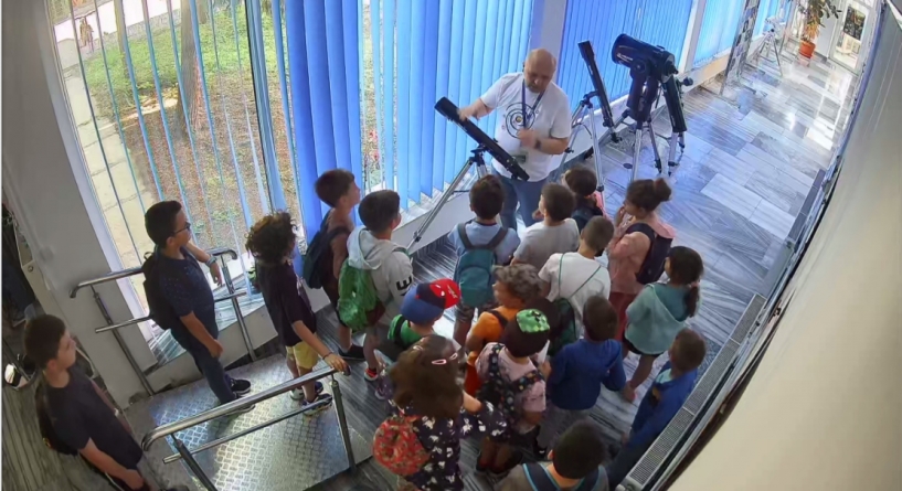 Startul taberei de astronomie, la muzeul maramureșean: Lumea științei se destăinuie, prin activități speciale, în vacanță, la Planetariul Baia Mare