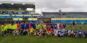 Pe Stadionul Sighetu Marmației: „Cupa CSM”, succes de organizare al responsabililor, în beneficiul copiilor! Școlile implicate, în „Ora de Fotbal”!