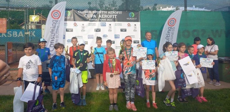 „Cupa Aerofit” la tenis, în Baia Mare: Concursul sportiv a reunit 60 copii talentați, la ediția inaugurală; Iată lista câștigătorilor pe categorii