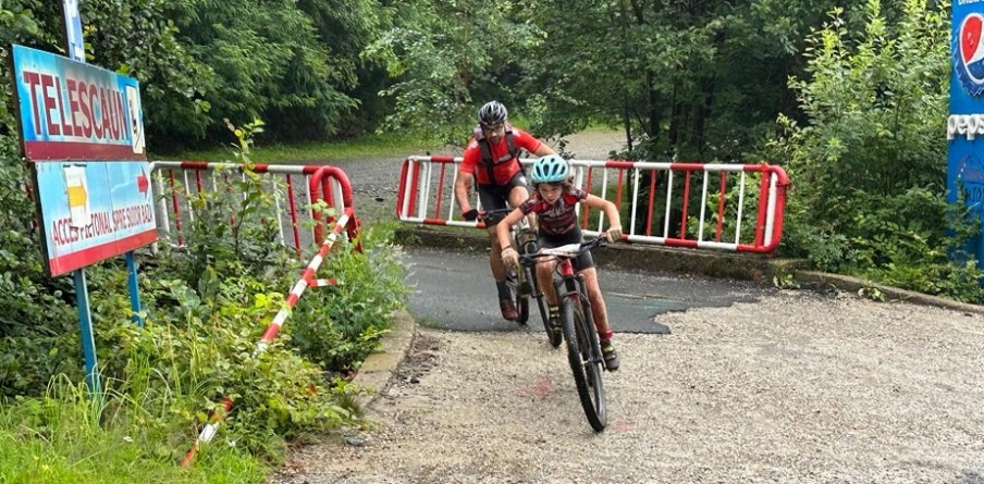 La doar 10 ani: Tudor Mitru a străbătut cel mai greu și tehnic traseu de MTB din cadrul concursul de triatlon Cucerește Maramureșul 2023