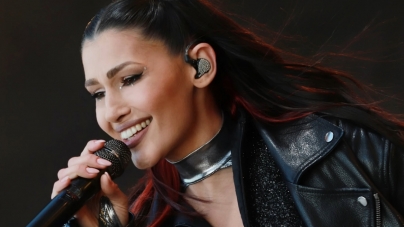 Seară specială cu piesele Alinei Eremia: Artista are spectacol la zilele unui oraș maramureșean; Cine sunt cântăreții pop care performează pe scenă