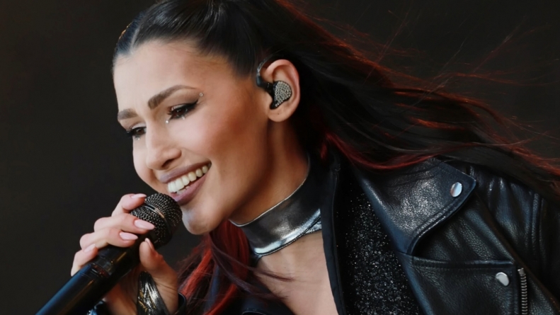 Seară specială cu piesele Alinei Eremia: Artista are spectacol la zilele unui oraș maramureșean; Cine sunt cântăreții pop care performează pe scenă