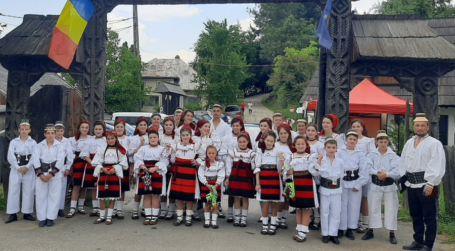 „Hoinărind printre tradiții” la Breb