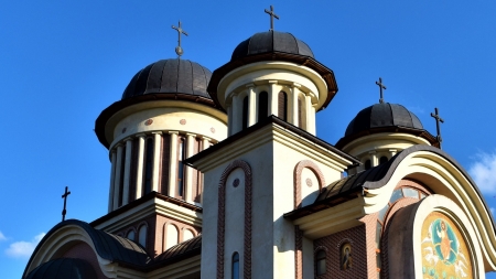 „Biserica Ortodoxă Înălțarea Domnului”, Târgu Lăpuș: 20 ani activi în comunitate ai lăcașului maramureșean; PS Părinte Iustin va fi prezent la hram