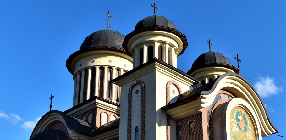 „Biserica Ortodoxă Înălțarea Domnului”, Târgu Lăpuș: 20 ani activi în comunitate ai lăcașului maramureșean; PS Părinte Iustin va fi prezent la hram
