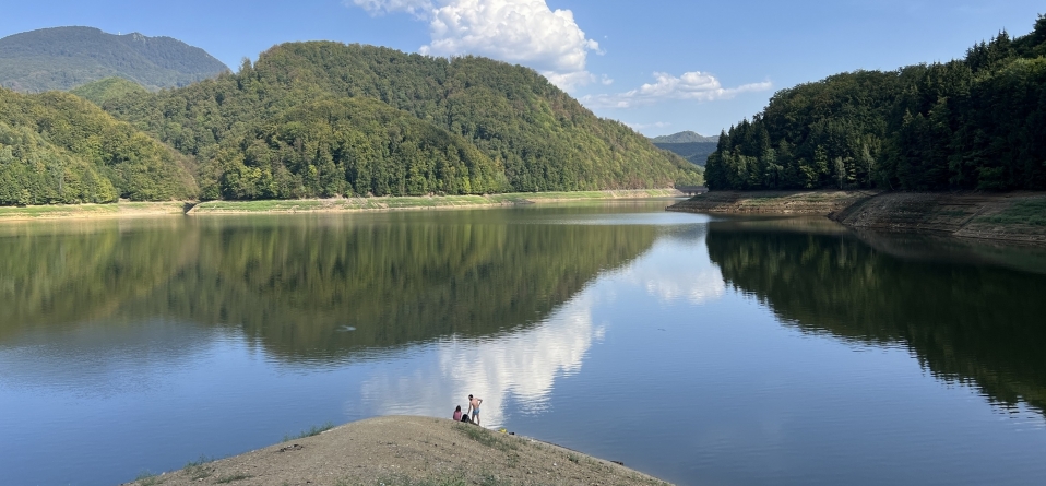 Controale în zona barajului Firiza: Amenzi pentru cei care erau la picnic în zonele neamenajate sau pescuiau fără să dețină autorizație