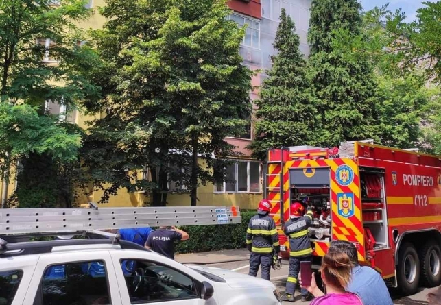 Intervenție ISU: 12 locatari evacuați în Maramureș