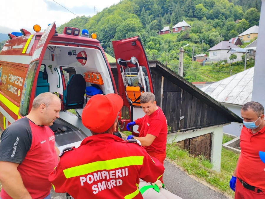 Intervenție a salvatorilor montani în orașul Cavnic