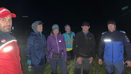 Intervenție nocturnă: 4 turiști rătăciți în Rodnei