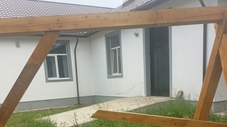 Vandalizări nocturne în centrul comunei Lăpușul Românesc