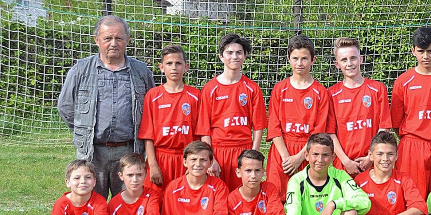 La Tămaia: Turneu de fotbal amical prilejuit de retragerea din activitatea a fostului jucător și antrenor Gheorghe Radu