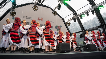 Ansamblul Folcloric Național „Transilvania” va fi prezent în cadrul Festivalului Internațional de nai „Gheorghe Zamfir”
