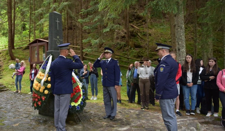 Cimitirul Militar de la Miraj, de pe Valea Vaserului, a împlinit 106 ani; Au fost aprinse candele și depuse coroane pentru eroi