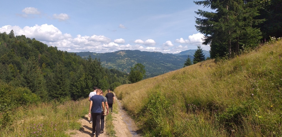 Frumusețe și aer curat: S-a deschis un nou traseu tematic în Parcul Național Munții Rodnei