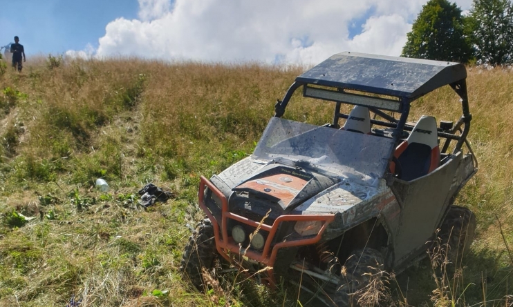 Bărbat grav rănit după ce s-a răsturnat cu Jeep-ul; Un elicopter l-a transportat la UPU Baia Mare