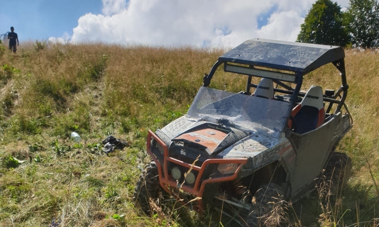 Bărbat grav rănit după ce s-a răsturnat cu Jeep-ul; Un elicopter l-a transportat la UPU Baia Mare