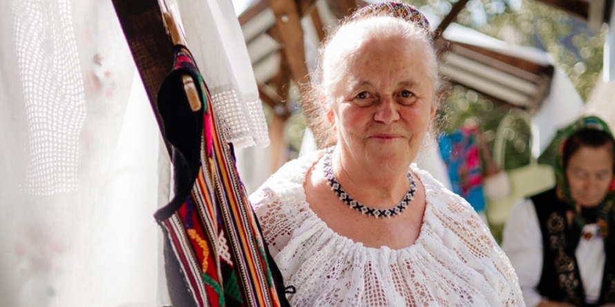 Meșterul popular Livia Șovre din Berința: „De la 8 ani fac lucru de mână. Fără el nu știu cum m-aș putea simți”