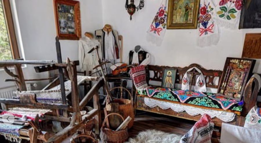 La Mănăstirea Chiuzbaia este amenajat și un muzeu; Se promovează cultura și tradițiile populare autentice